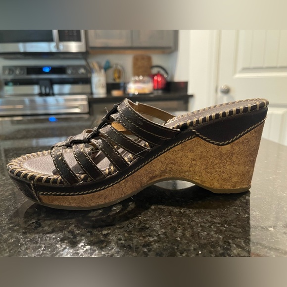 American Eagle Wedge Sandals, Size 6.5 - Picture 2 of 11